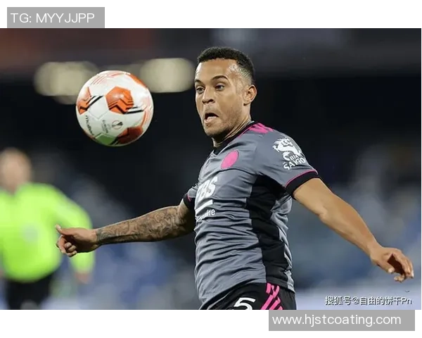 足球球星烫卷发风潮席卷赛场引领时尚潮流的背后故事 足球球星烫卷发风潮席卷赛场引领时尚潮流的背后故事